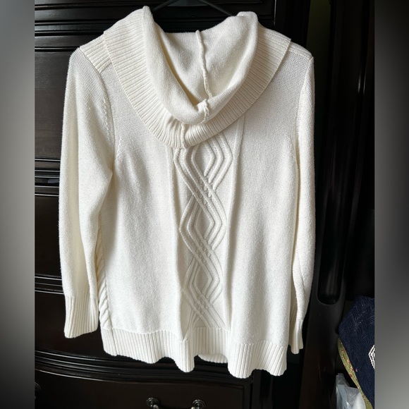 Women Creamish White Sweater with attached hood - Picture 7 of 9